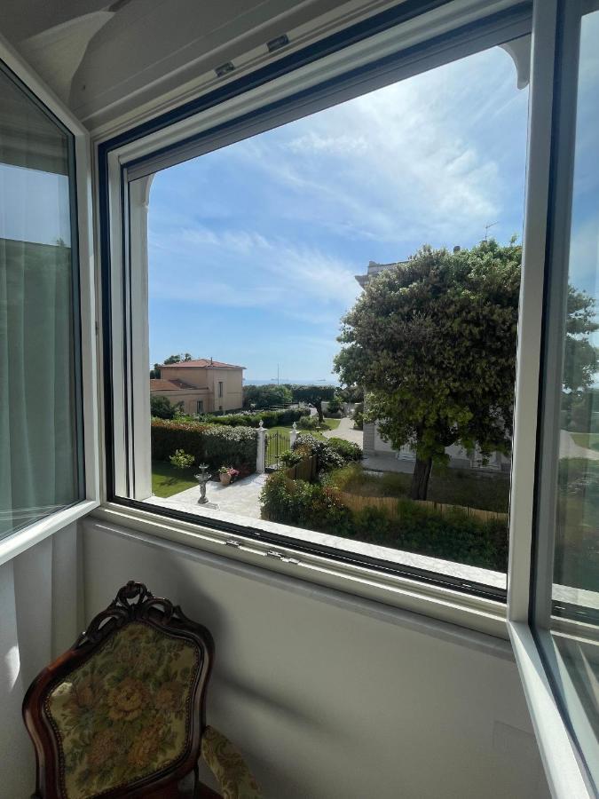 Villa Bianca A Few Steps By The Sea With Exclusive Garden & Jacuzzi 利沃诺 外观 照片