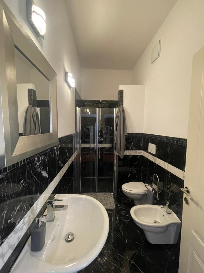 Villa Bianca A Few Steps By The Sea With Exclusive Garden & Jacuzzi 利沃诺 外观 照片