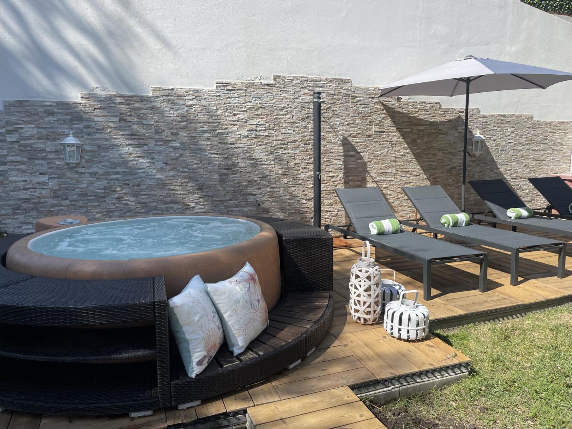 Villa Bianca A Few Steps By The Sea With Exclusive Garden & Jacuzzi 利沃诺 外观 照片